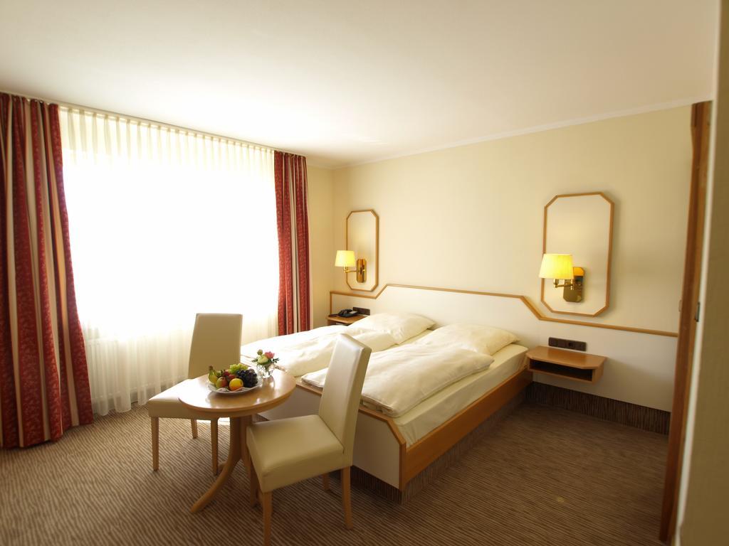 Hotel Landhaus Silbertanne Rotenburg an der Fulda Exterior foto
